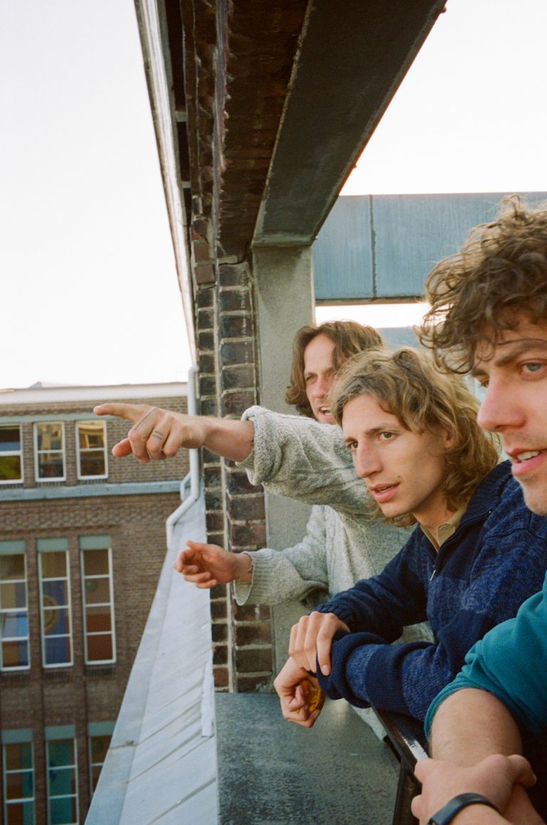 MidWest Radio gymzaalconcert: Bona Fide Mistakes